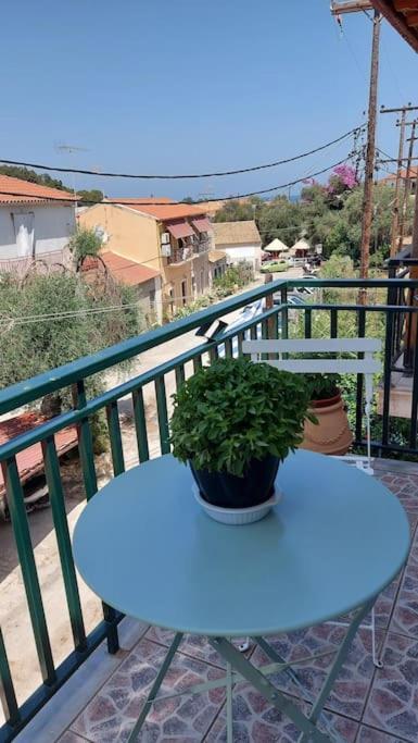 Colorful 2-Bedroom House In Гайос Екстериор снимка