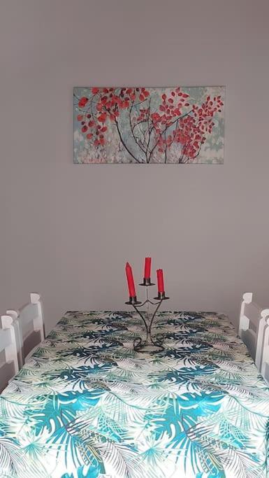 Colorful 2-Bedroom House In Гайос Екстериор снимка