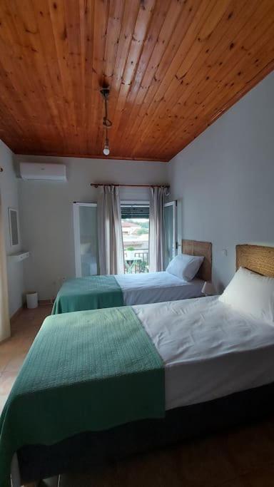 Colorful 2-Bedroom House In Гайос Екстериор снимка