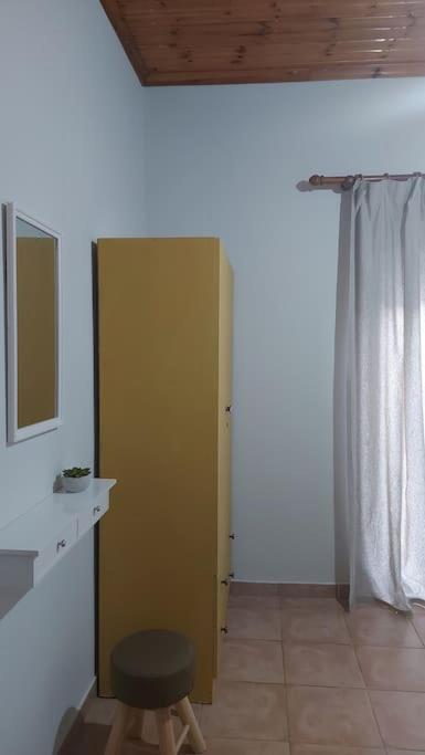 Colorful 2-Bedroom House In Гайос Екстериор снимка